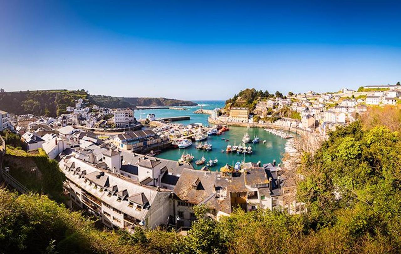 Room In Lodge - Double And Single Room - Pension Oria 2 Luarca Esterno foto